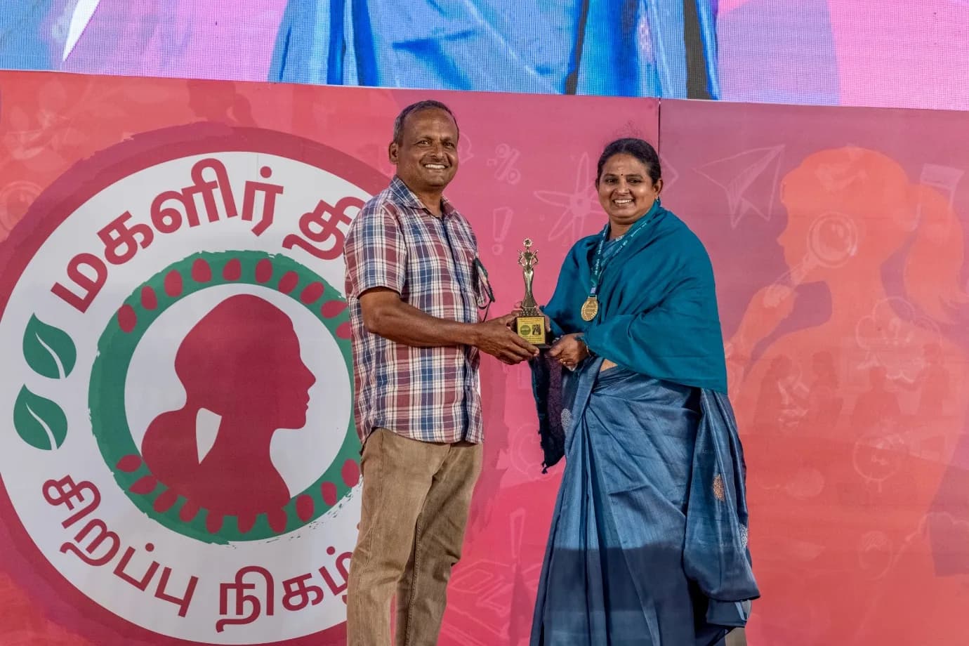An award presentation at an industry event